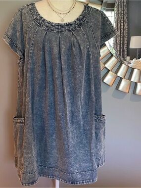 Free Market Acid Wash Short Sleeve Tunic Dress with Pockets - Blue